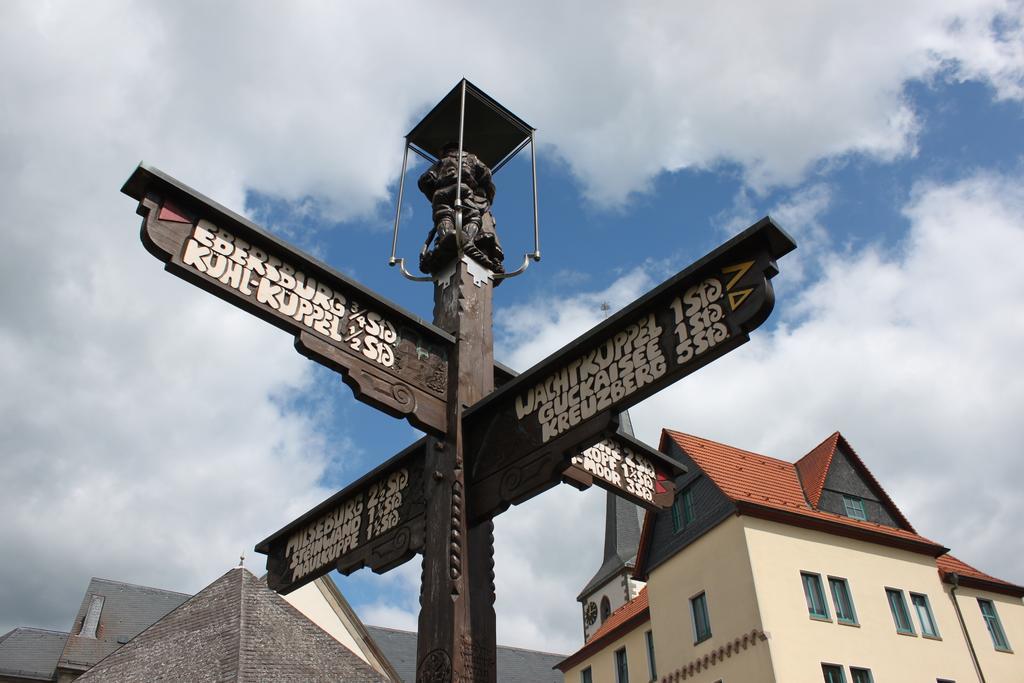 Zur Sonne "Gasthaus-Bar-Events" Poppenhausen Luaran gambar