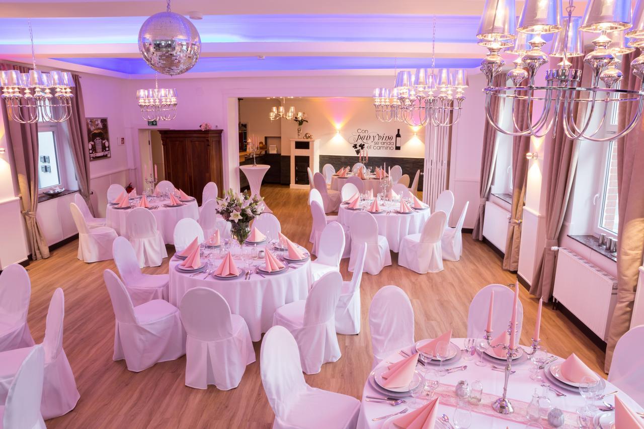Zur Sonne "Gasthaus-Bar-Events" Poppenhausen Luaran gambar